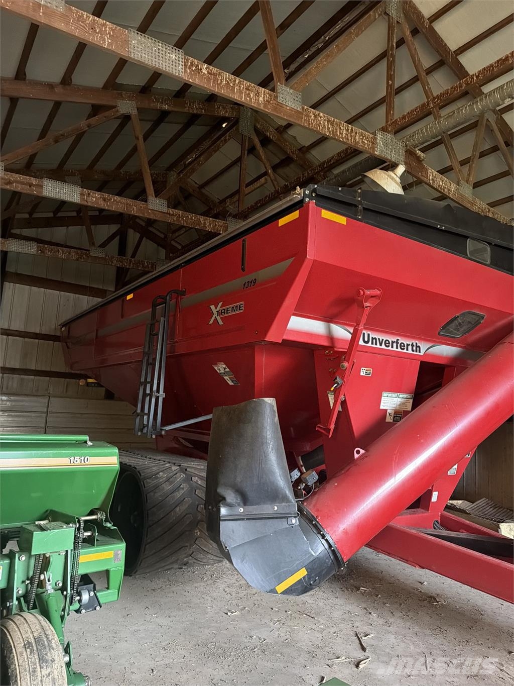 UNVERFERTH 1319 Grain / Silage Trailers