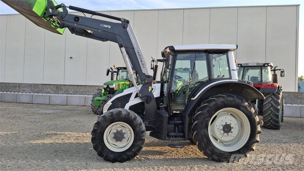 Valtra N103 Tractors