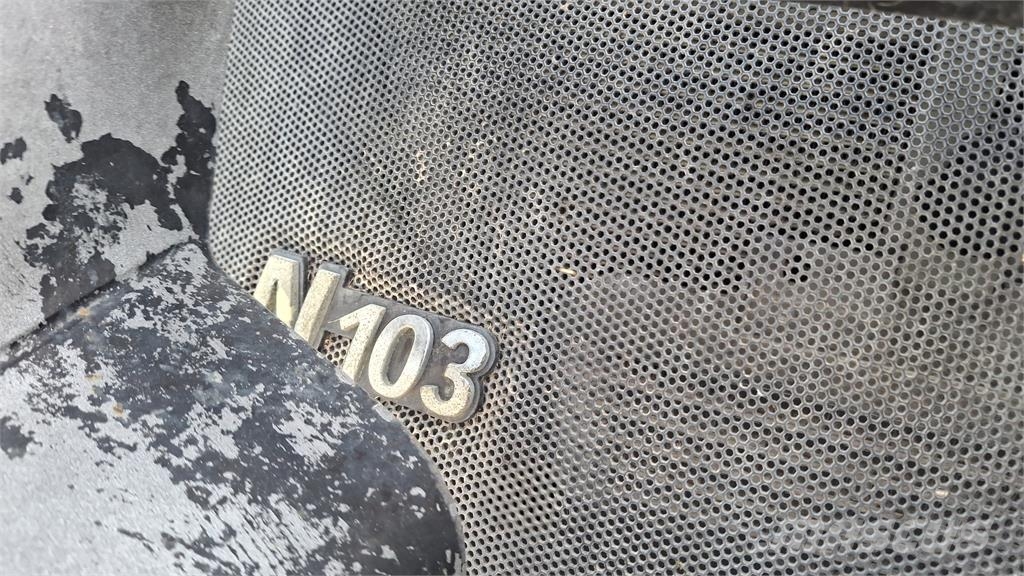 Valtra N103 Tractors