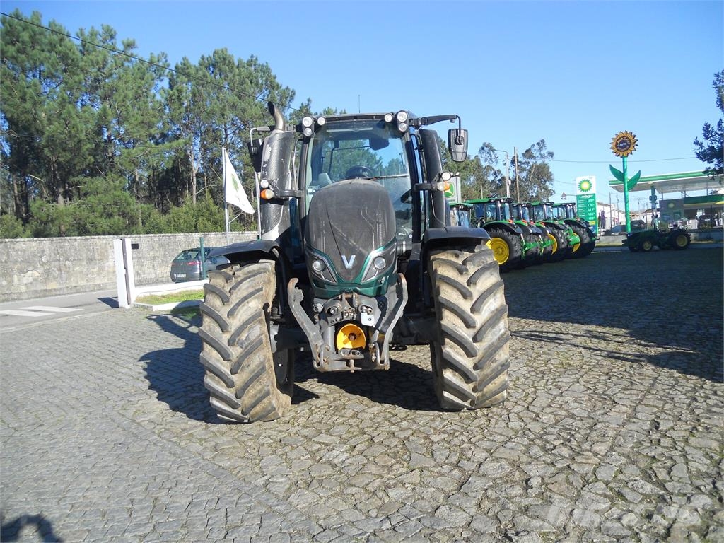 Valtra T174 Traktorer