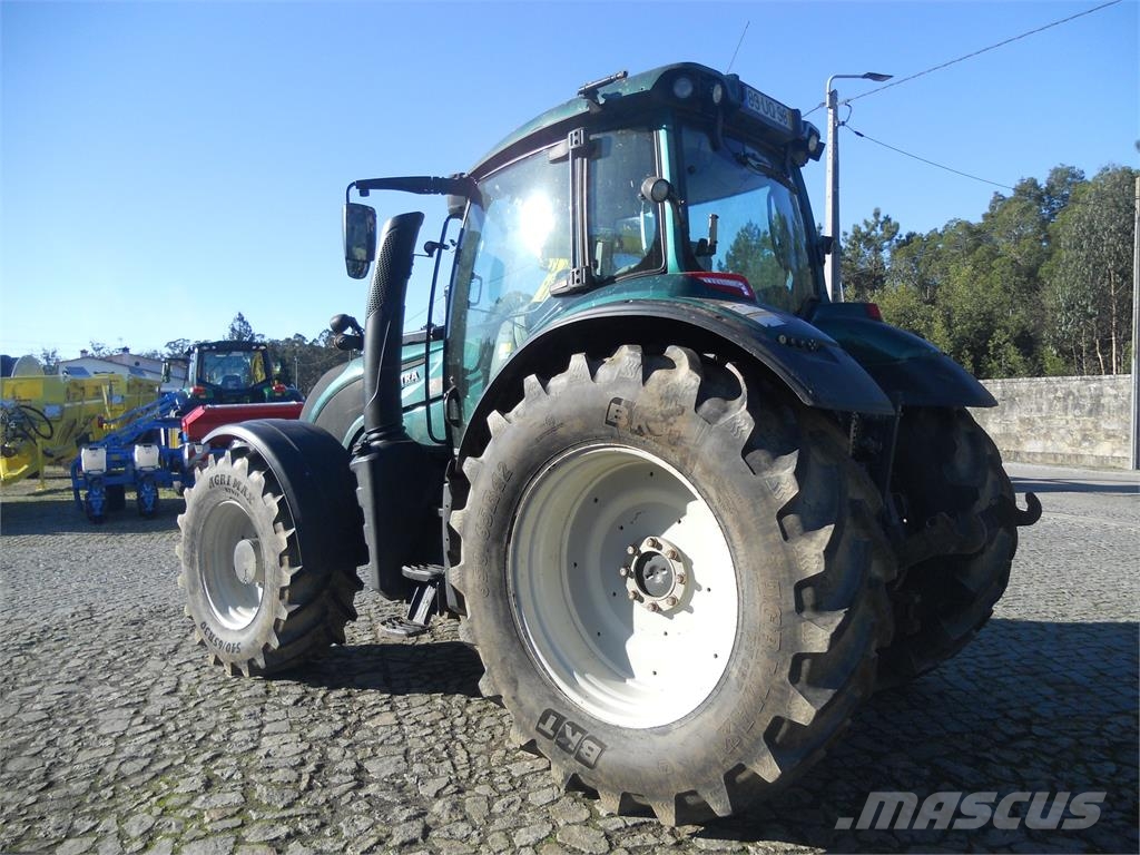 Valtra T174 Traktorer