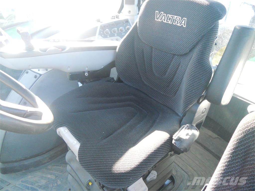 Valtra T174 Traktorer