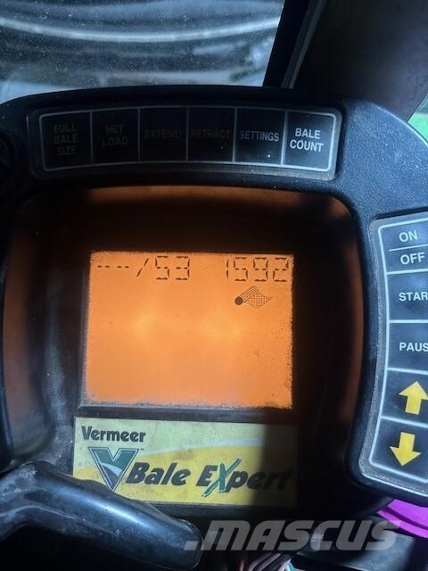 Vermeer 5520 Rebel Rundballenpressen