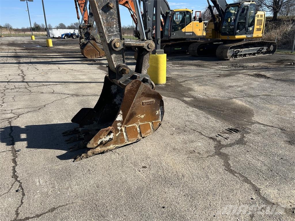 Volvo ECR140EL 대형 굴삭기 29톤 이상