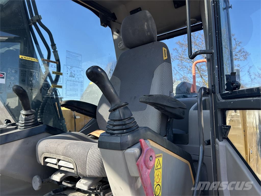 Volvo ECR140EL 대형 굴삭기 29톤 이상