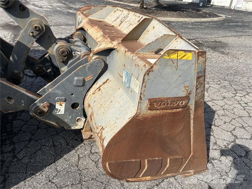Volvo L70H Pale gommate