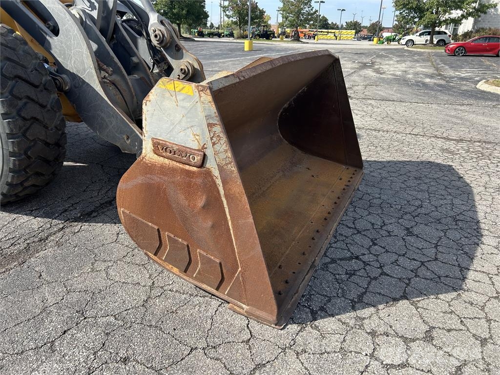 Volvo L70H Pale gommate