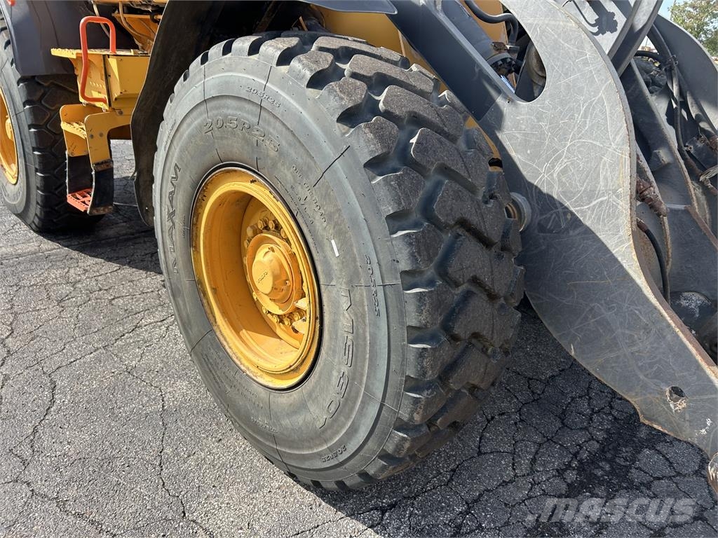 Volvo L70H Pale gommate