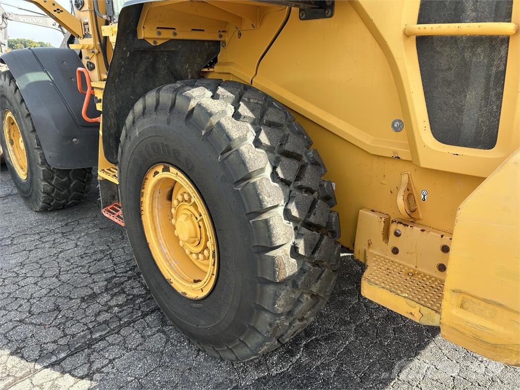 Volvo L70H Pale gommate