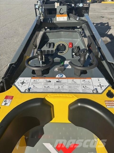 Wacker Neuson SM120 W/BLUE DIAMOND ROOT GRAPPLE ミニローダー