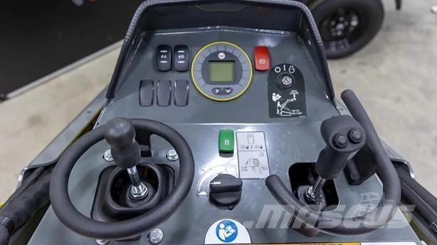 Wacker Neuson SM120 Mininakladače