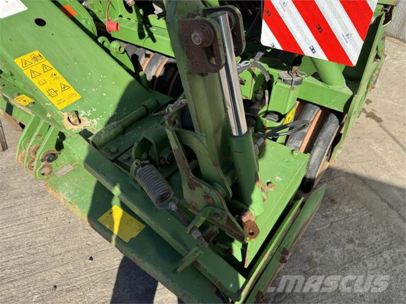 Amazone KG3000 Special c/w AD-P Super Drill and Front Tank Combination drills