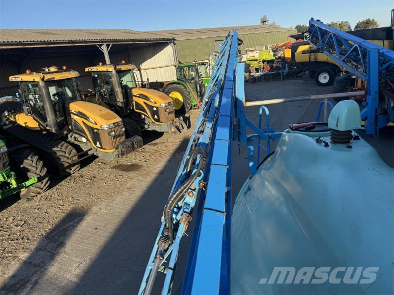 Berthoud Tenor 43-46 30/32m Trailed Sprayer Zamontowane opryskiwacze