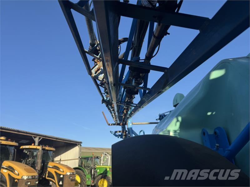 Berthoud Tenor 43-46 30/32m Trailed Sprayer Zamontowane opryskiwacze
