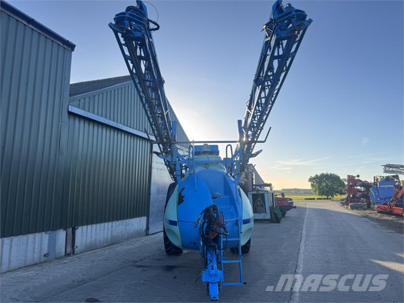 Berthoud Tenor 43-46 30/32m Trailed Sprayer Zamontowane opryskiwacze