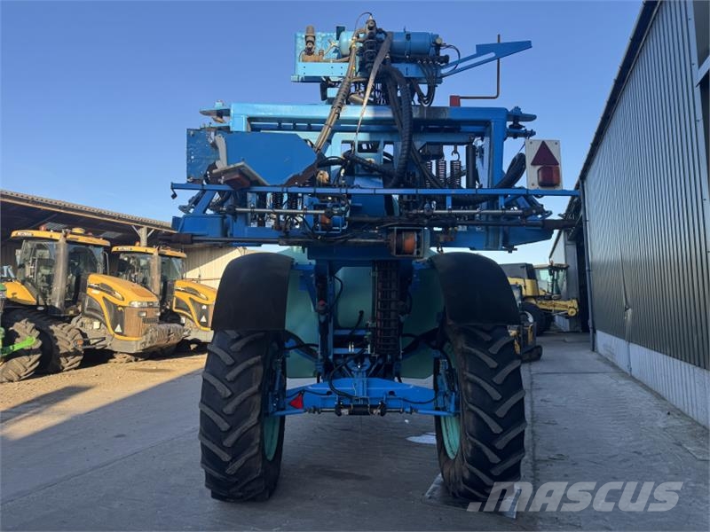 Berthoud Tenor 43-46 30/32m Trailed Sprayer Zamontowane opryskiwacze