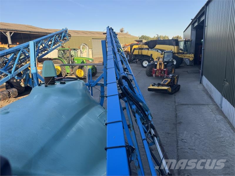 Berthoud Tenor 43-46 30/32m Trailed Sprayer Zamontowane opryskiwacze