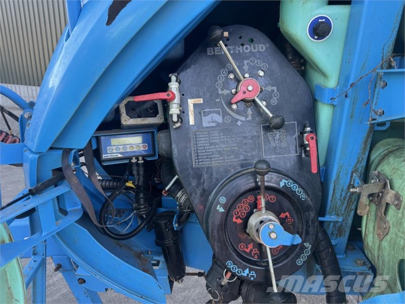 Berthoud Tenor 43-46 30/32m Trailed Sprayer Zamontowane opryskiwacze