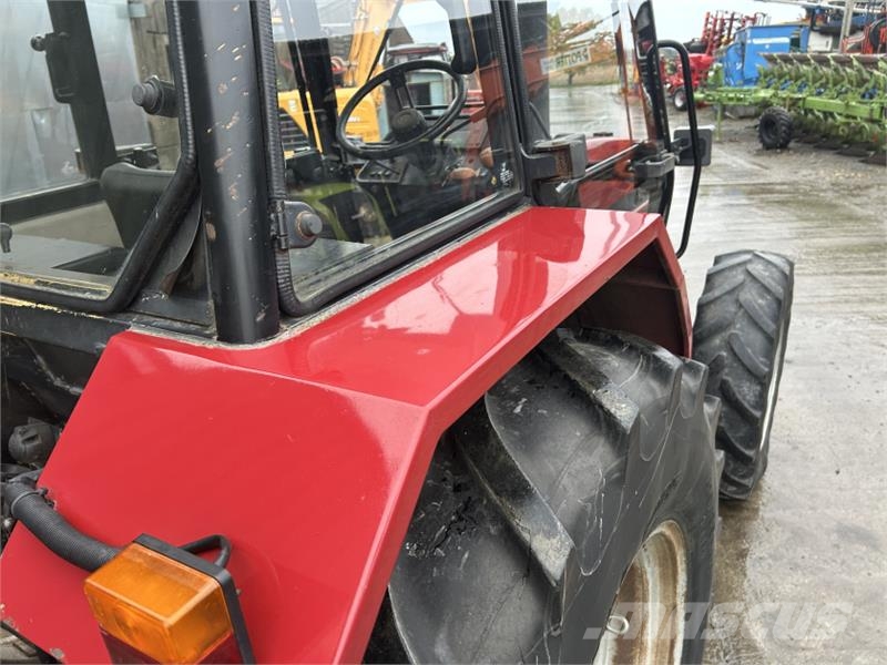 Case IH 4240 Tractor Tractors