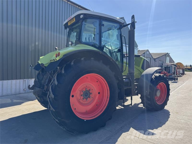 CLAAS Axion 810 Tractors