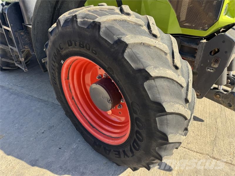 CLAAS Axion 810 Tractors