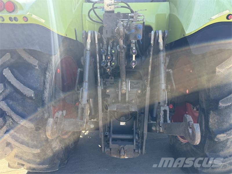 CLAAS Axion 810 Tractors