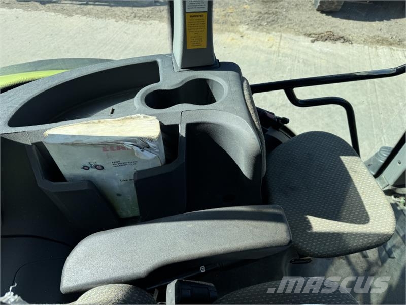 CLAAS Axion 810 Tractors
