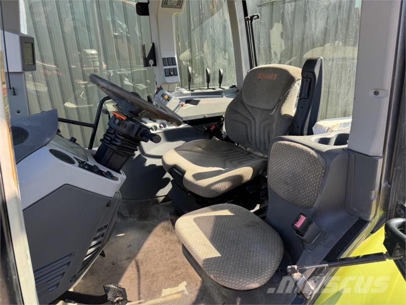 CLAAS Axion 810 Tractors