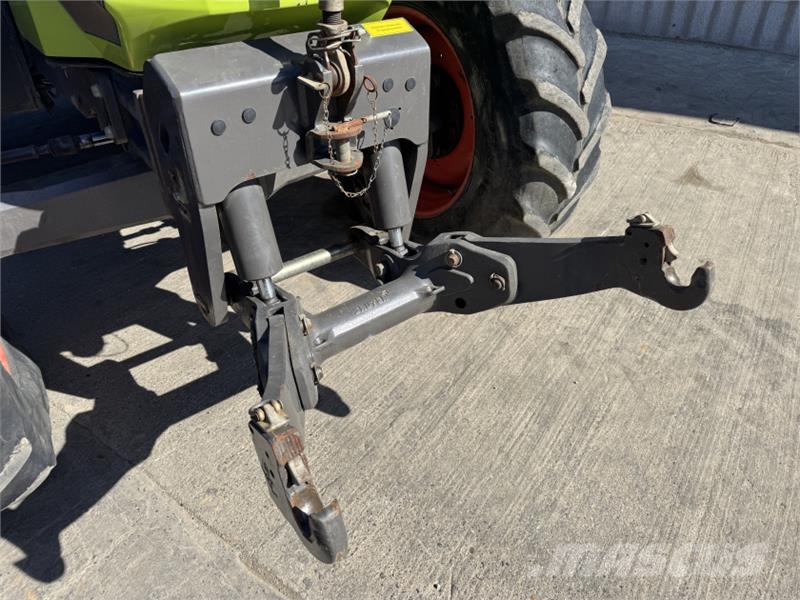 CLAAS Axion 810 Tractors