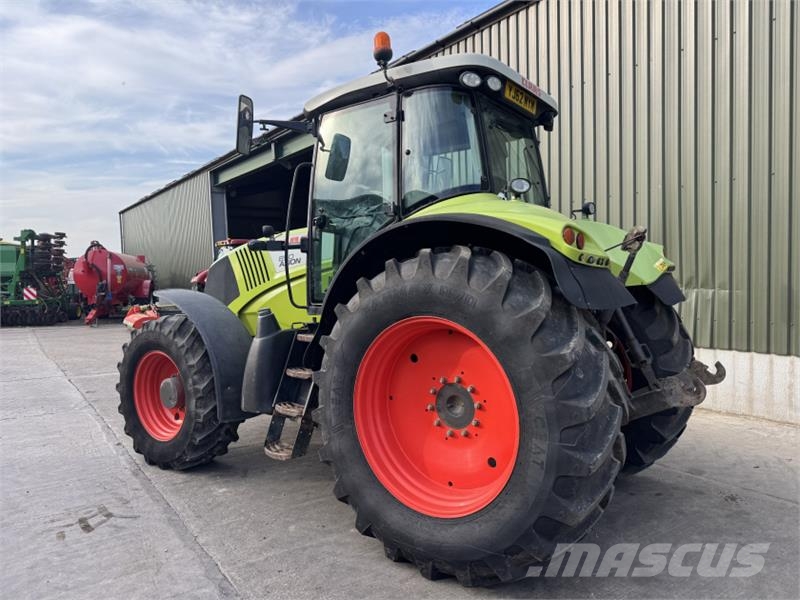 CLAAS Axion 850 Traktoren