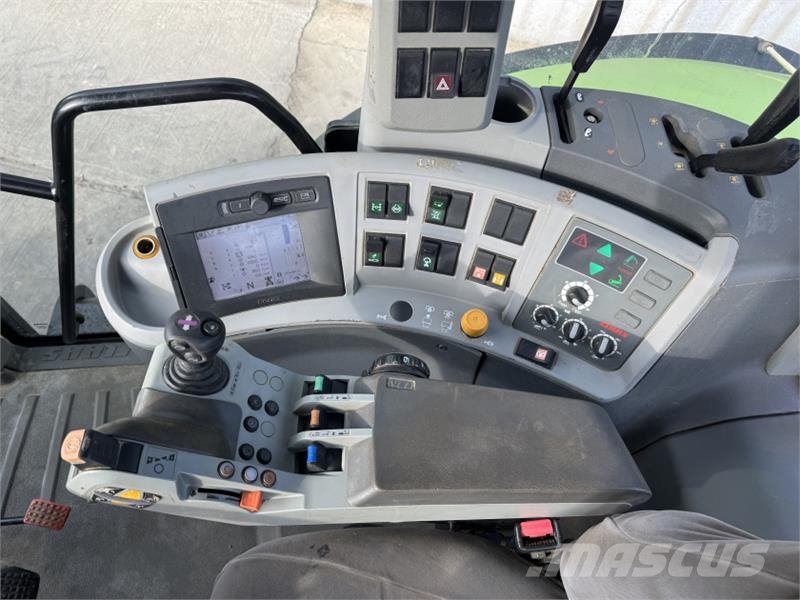 CLAAS Axion 850 Traktoren