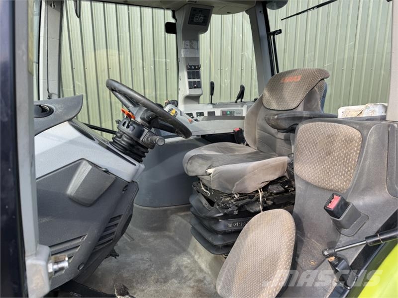 CLAAS Axion 850 Traktoren