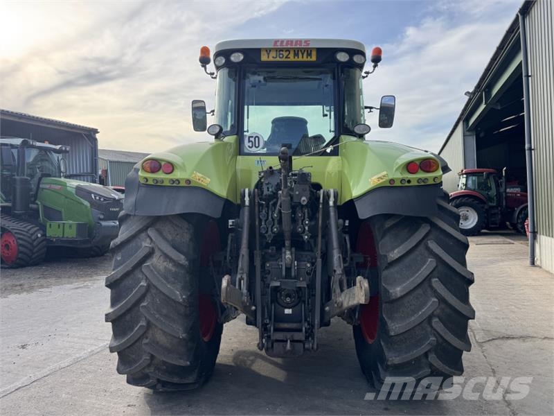 CLAAS Axion 850 Traktoren