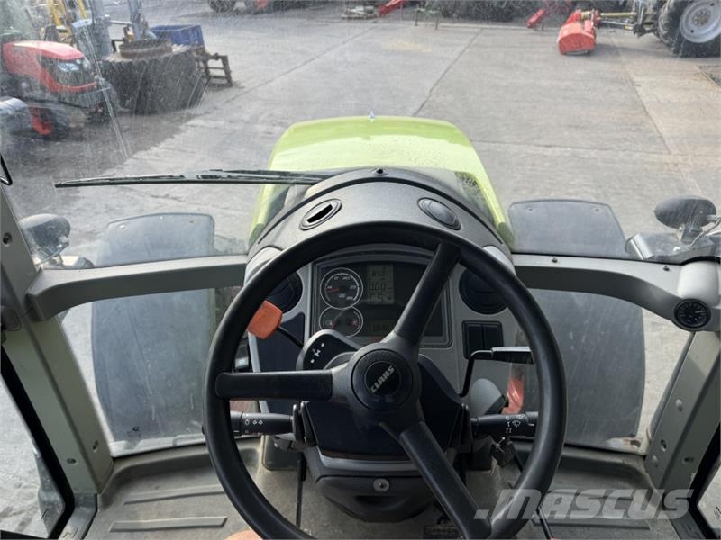 CLAAS Axion 850 Traktoren