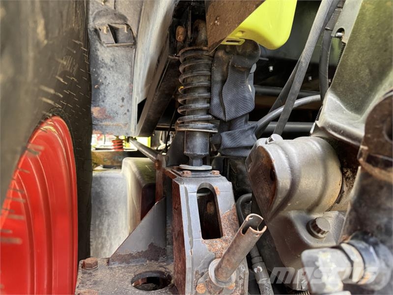 CLAAS Axion 850 Traktoren