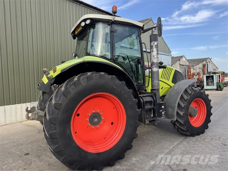 CLAAS Axion 850 Traktoren