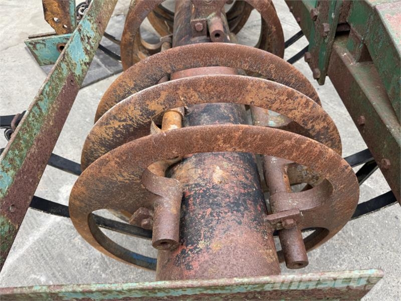 Cousins V-Form Low Disturbance Subsoiler **Video Below** Cultivators