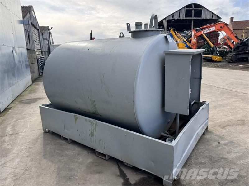 Emiliana Serbator 3000L Diesel Tank Lavadoras de alta presión