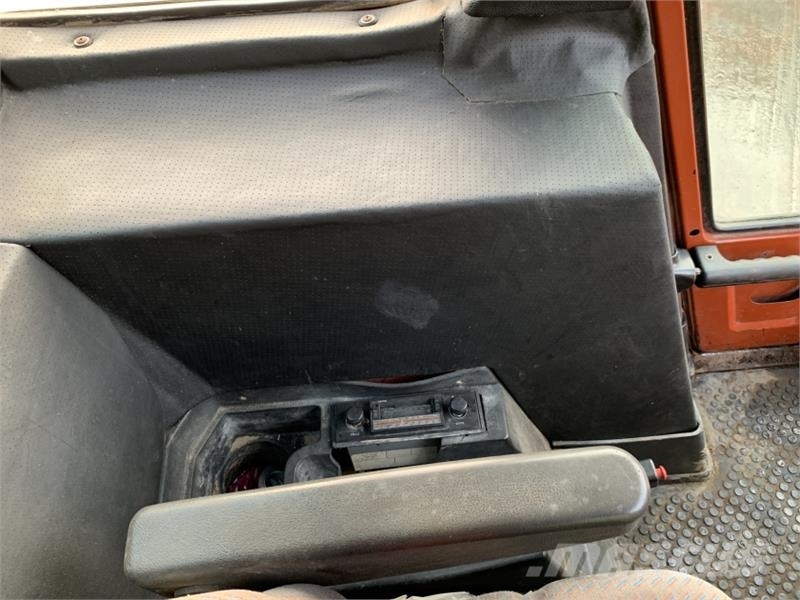Fiat 1280 Turbo 2WD トラクター