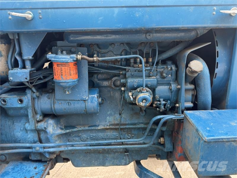 Ford 6600 2WD Tractor الجرارات