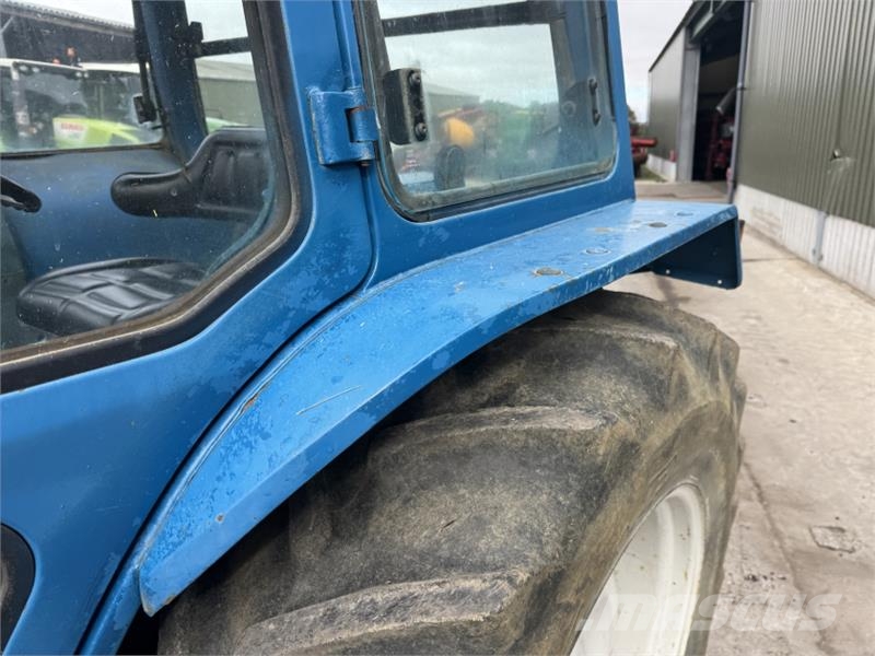 Ford 6600 2WD Tractor الجرارات