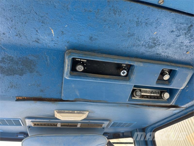 Ford 6600 2WD Tractor الجرارات