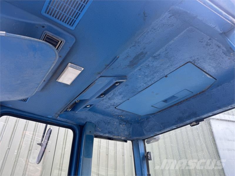 Ford 6600 2WD Tractor الجرارات
