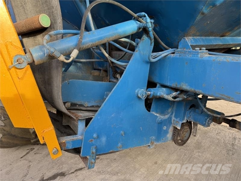 Ford 8210 Self Propelled Gravel Cart 트랙터
