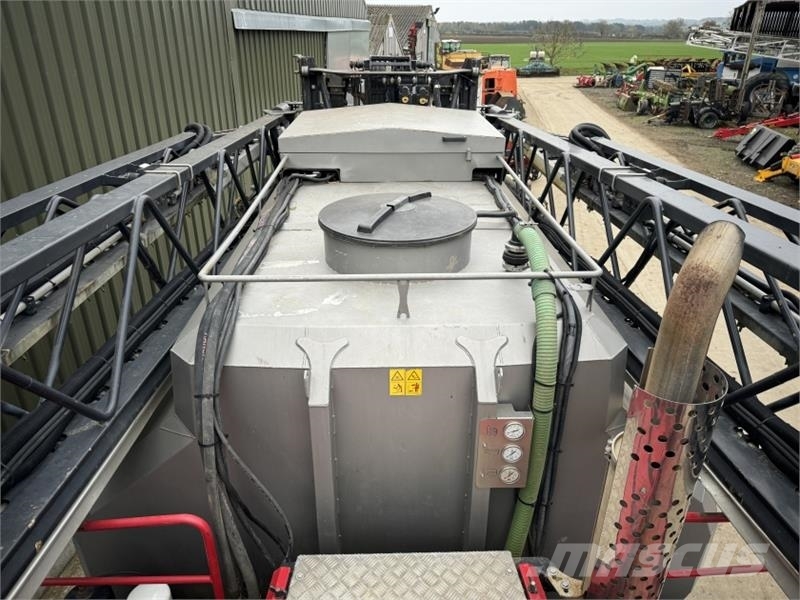 Horsch Leeb PT270 36m 8000L Ugradene prskalice