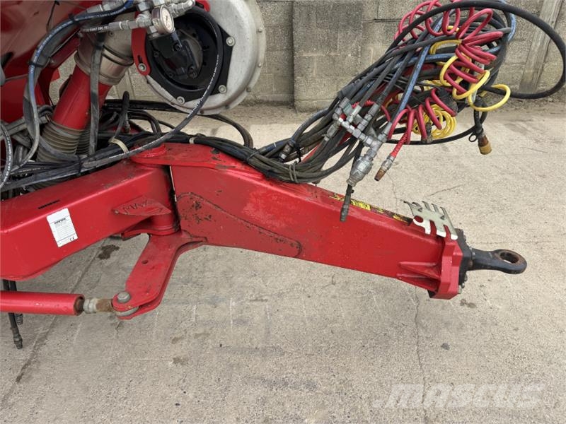 Horsch Sprinter 12 sw Grain and Liquid Fert مثاقيب مدمجة