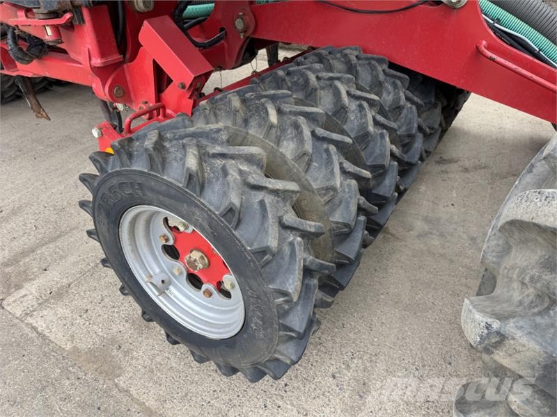 Horsch Sprinter 12 sw Grain and Liquid Fert مثاقيب مدمجة