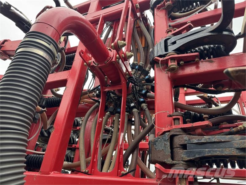 Horsch Sprinter 12 sw Grain and Liquid Fert مثاقيب مدمجة