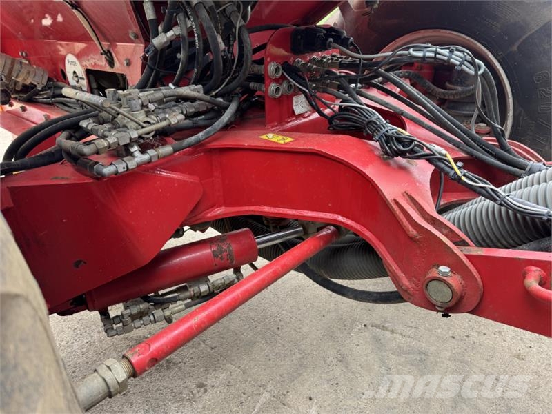 Horsch Sprinter 12 sw Grain and Liquid Fert مثاقيب مدمجة