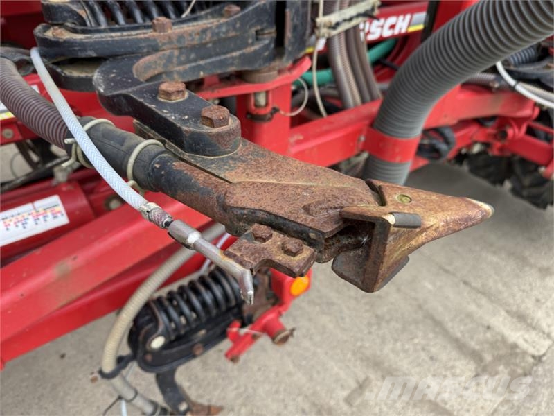 Horsch Sprinter 12 sw Grain and Liquid Fert مثاقيب مدمجة
